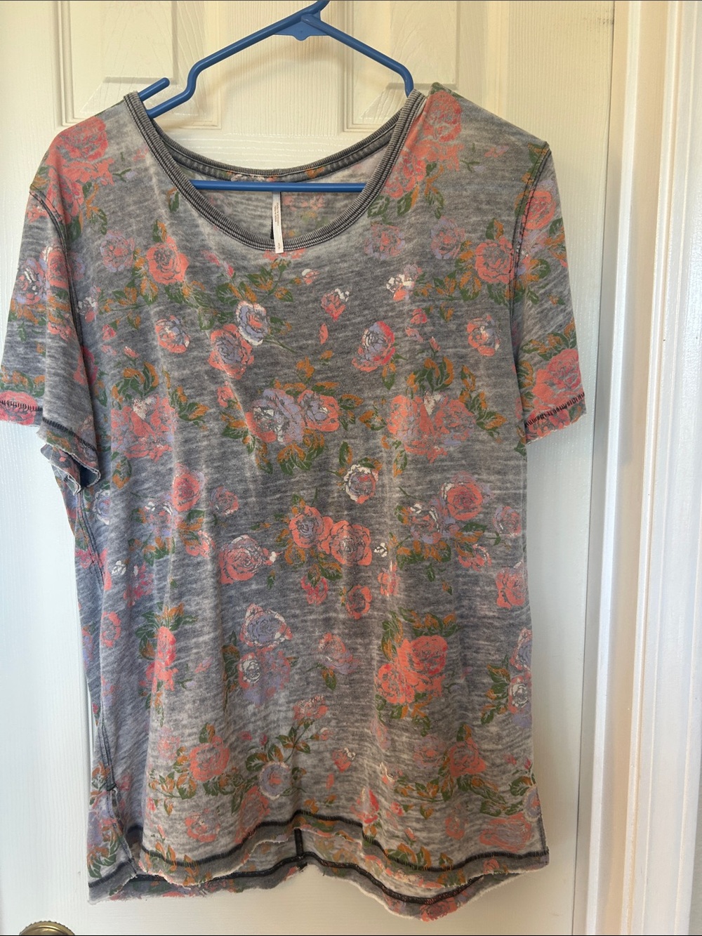 Free people Gray Floral Short Sleeve Tee - Pink Rose Print